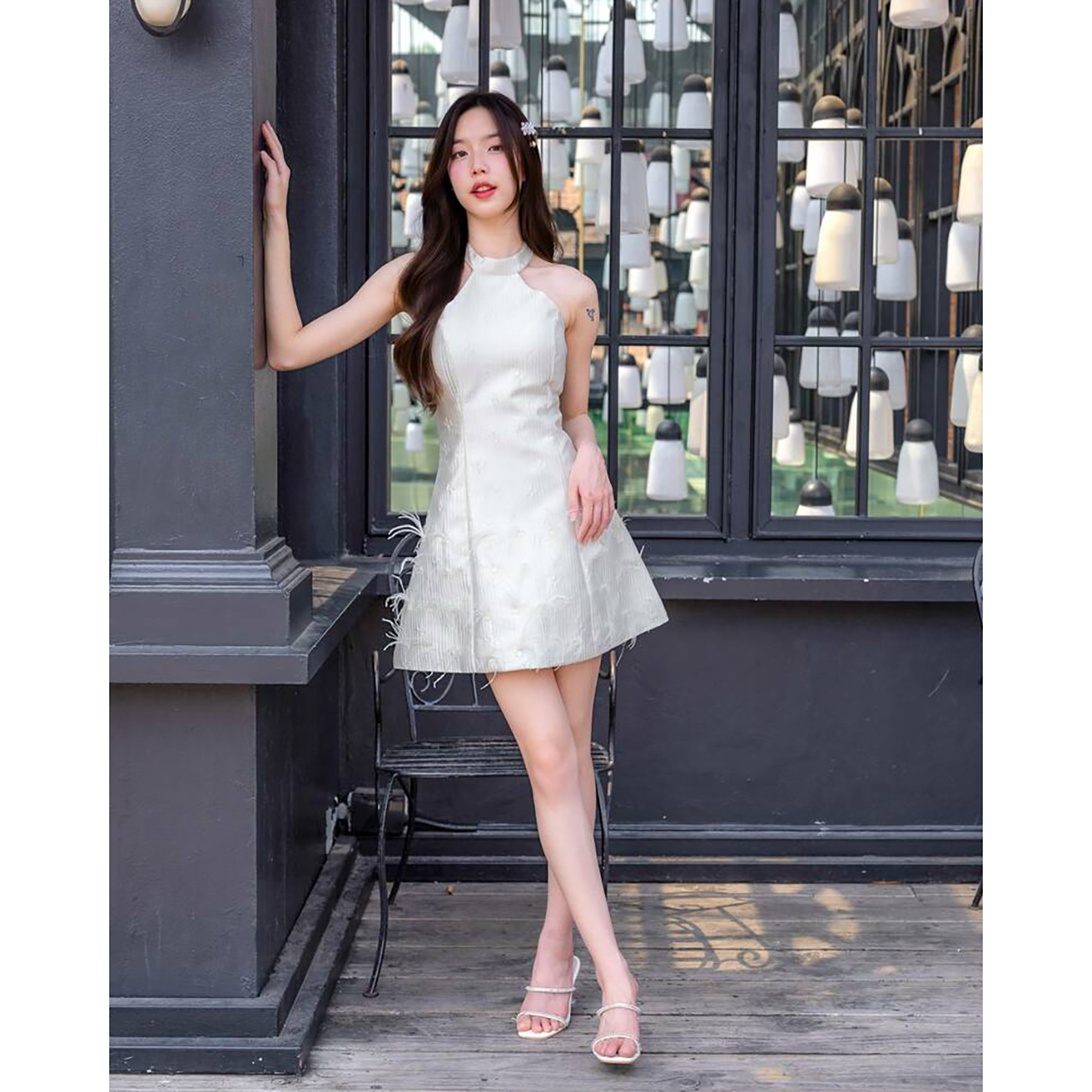 kudapy เดรสสั้นสีชมพู/สีขาว คล้องคอแต่งขนนก ใส่ออกงาน สวยน่ารัก