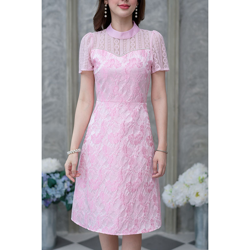 kudapy เดรสสั้นสีฟ้า/สีชมพู อกมุก สวยเงามีเทคเจอร์ลายดอกชัด ดีเทลแต่งมุกช่วงอกเพิ่มความสวย