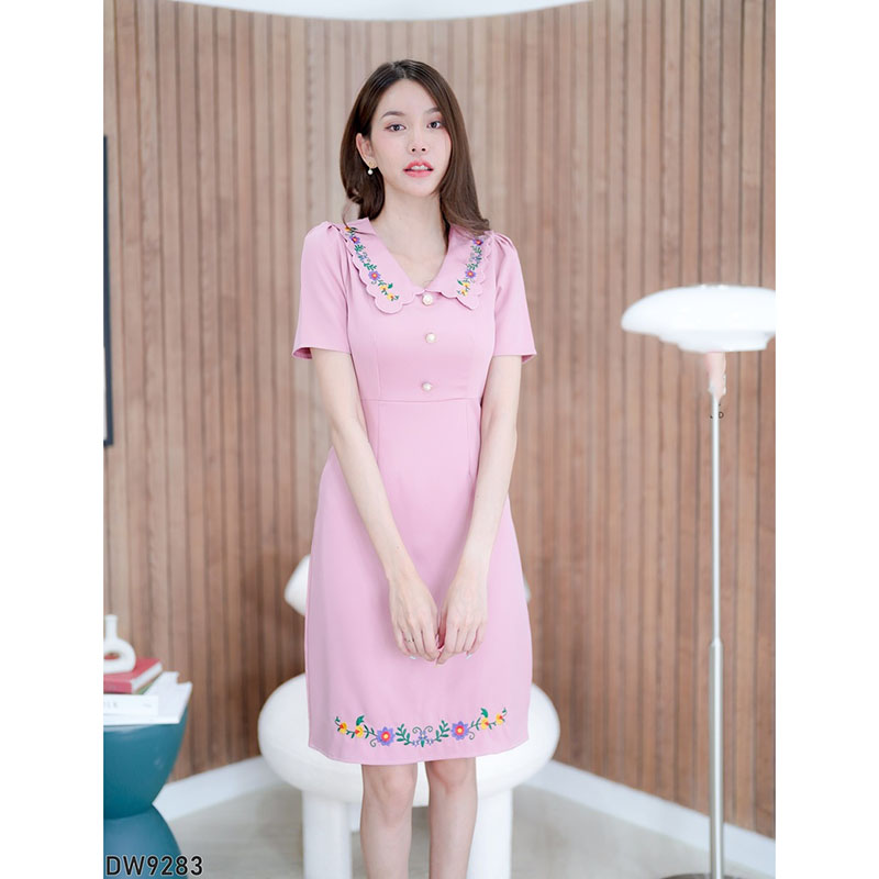 kudapy เดรสสั้นสีชมพู/สีกรม/สีแดง คอปักแต่งกระดุม