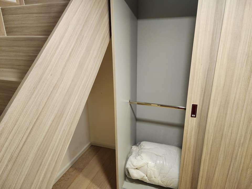 ปล่อยเช่าคอนโด Chewathai Residence Asoke (ชีวาทัย เรสซิเดนซ์ อโศก) - Duplex 2ชั้น มีเครื่องซักผ้าและอบผ้าพร้อม - การเดินทาง: ใกล้ MRT พระราม 9