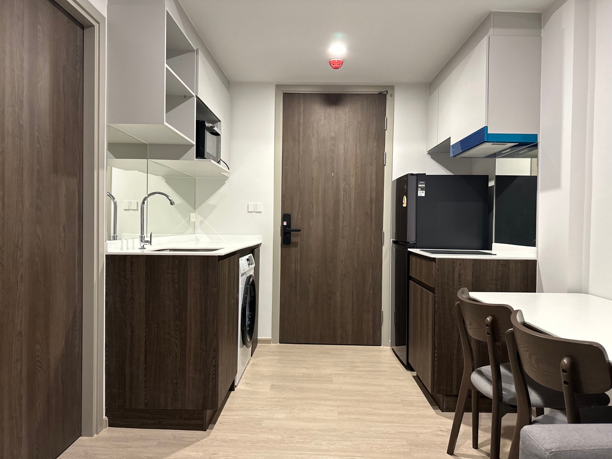 ปล่อยเช่าคอนโด Nue Cross Khu Khot Station (นิว ครอส คูคต สเตชัน) - ใกล้ BTS คูคต - 1ห้องนอน 1ห้องน้ำ 1ห้องนั่งเล่น - ขนาดห้อง 27 ตรม.