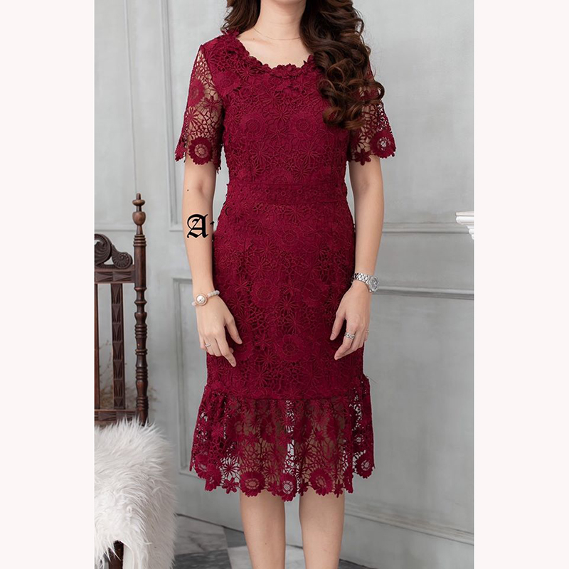 kudapy เดรสลูกไม้สีชมพู/แดงเข้ม แขนสั้น ระบายชายกระโปรง เนื้อผ้าลุกไม้ทอลายดอกไม้ สวยมากค่ะ มีซับในในตัวเนื้อดี