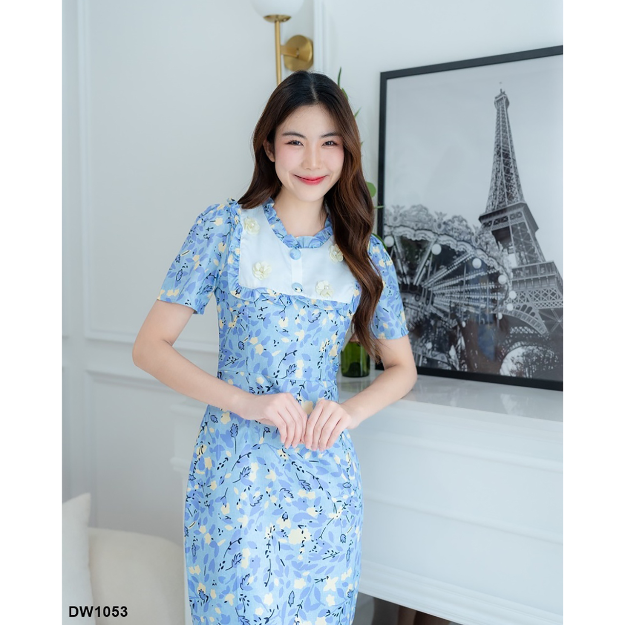 kudapy เดรสผ้าพิมพ์ลาย สี Classic แต่งกระดุม ทรงเข้ารูป เป็นงานซิปหลัง ใส่ไปทำงานได้ลุคสบาย