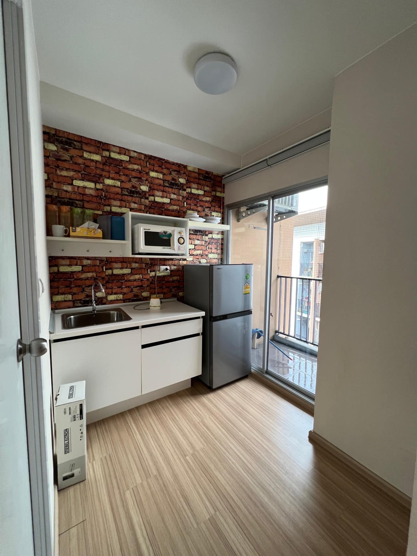 ห้องตกแต่งครบ พลัม คอนโด บางใหญ่ สเตชั่น ให้เช่าน่าอยู่พร้อมเข้าได้เลย สอบถามแอด Line ID : Smile-easy