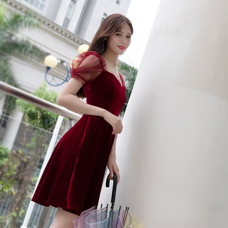 kudapy มินิเดรสหรูกำมะหยี่ทรงเจ้าหญิง แต่งแขนซีทรูพองบอลลูน (แดง)