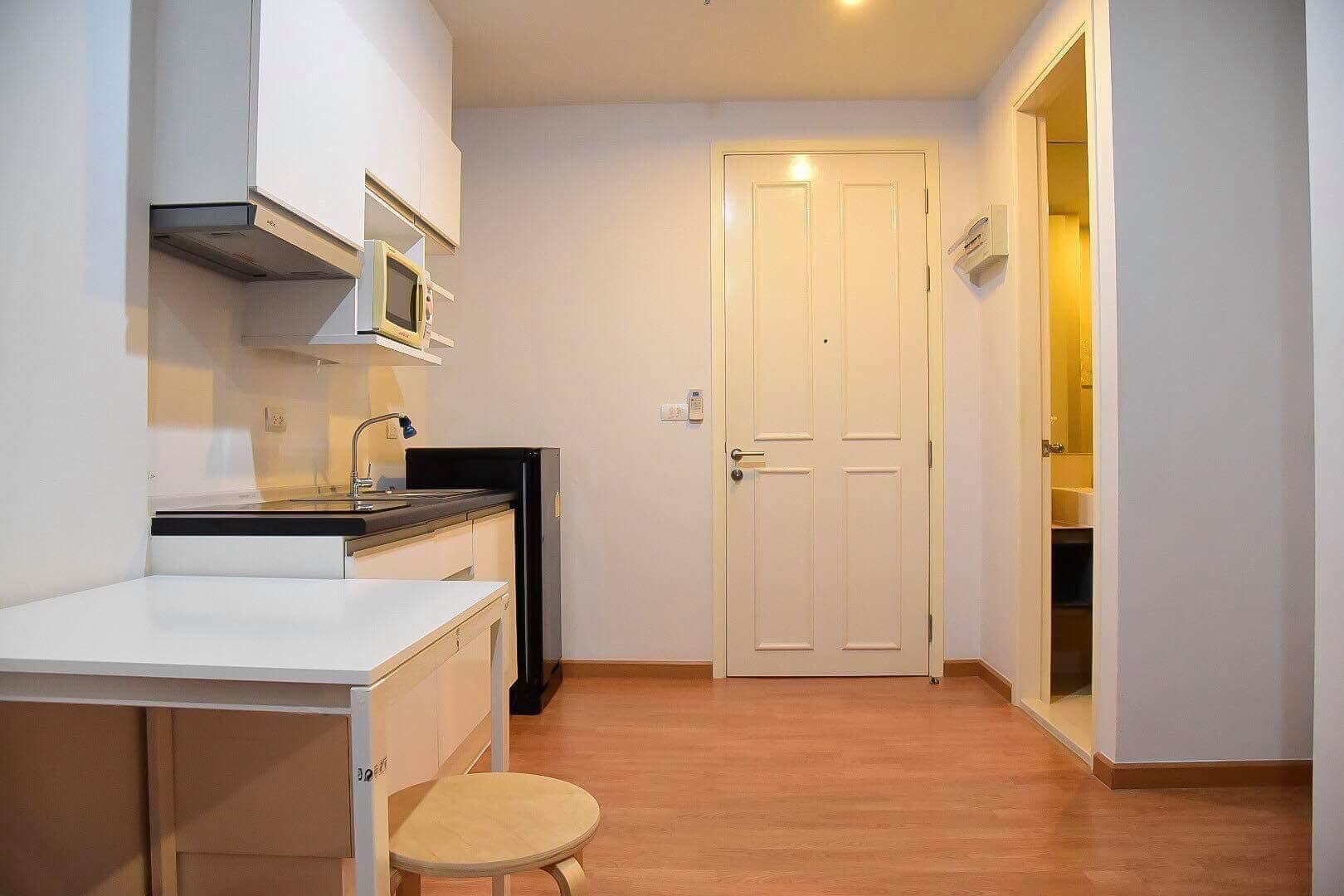 ให้เช่าคอนโดตกแต่งครบอยู่ตรงข้ามเดอะมอลล์บางแค MRTสถานีหลักสอง