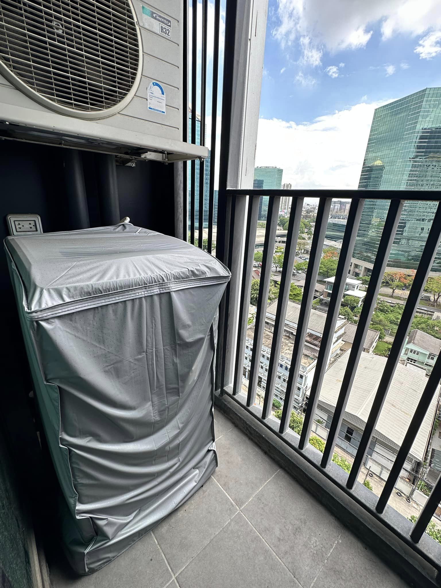 (ไนท์บริดจ์ ไพร์ม รัชโยธิน) High Rise โซนพื้นที่ BTS พหลโยธิน24 ให้เช่าห้องแบบ 1ห้องนอน 1 ห้องอเนกประสงค์ 1ห้องน้ำ ขนาดห้อง 31 ตรม. ชั้น 16