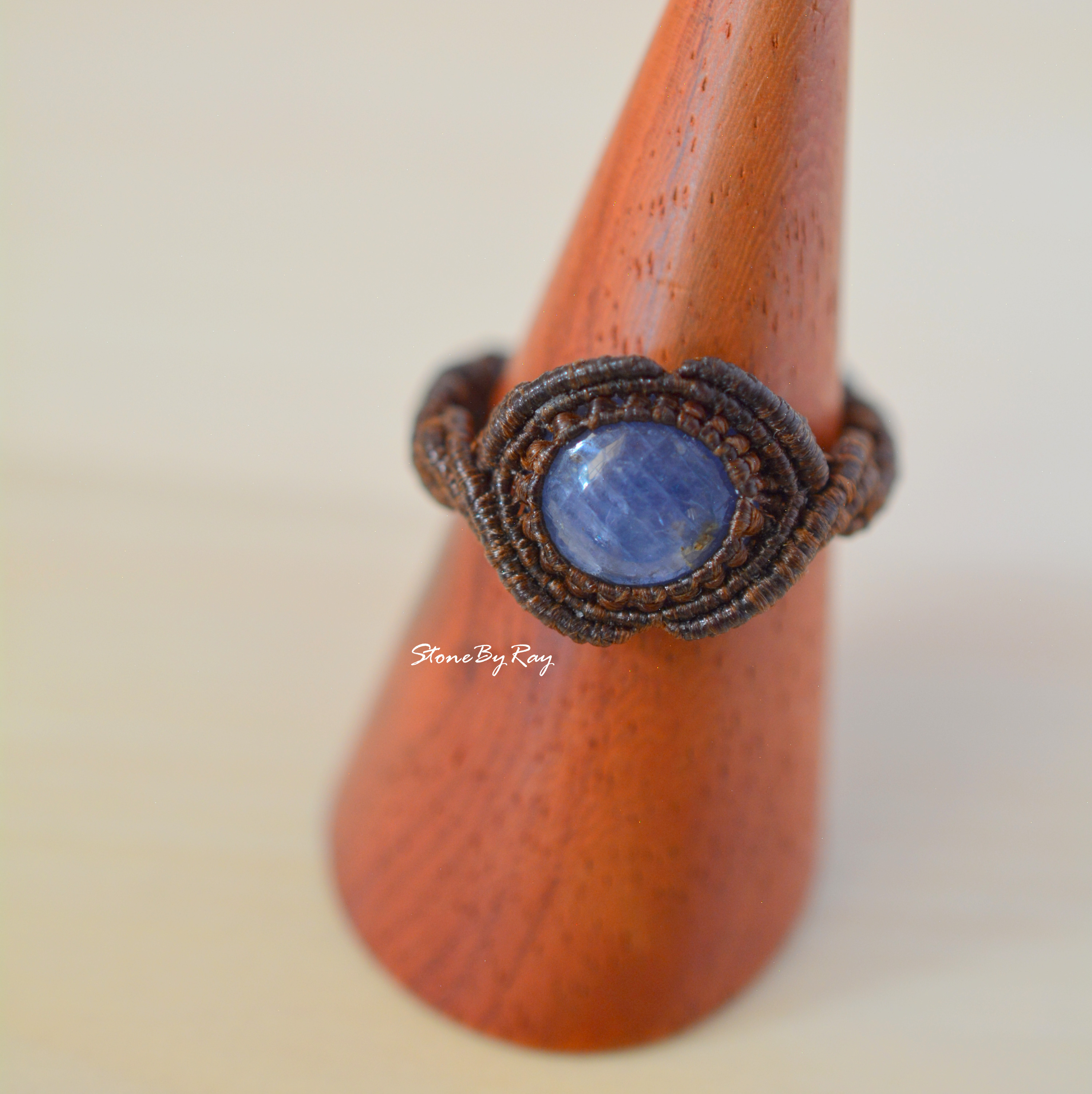 แหวนเชือกถักพลอยไพลิน(Sapphire)