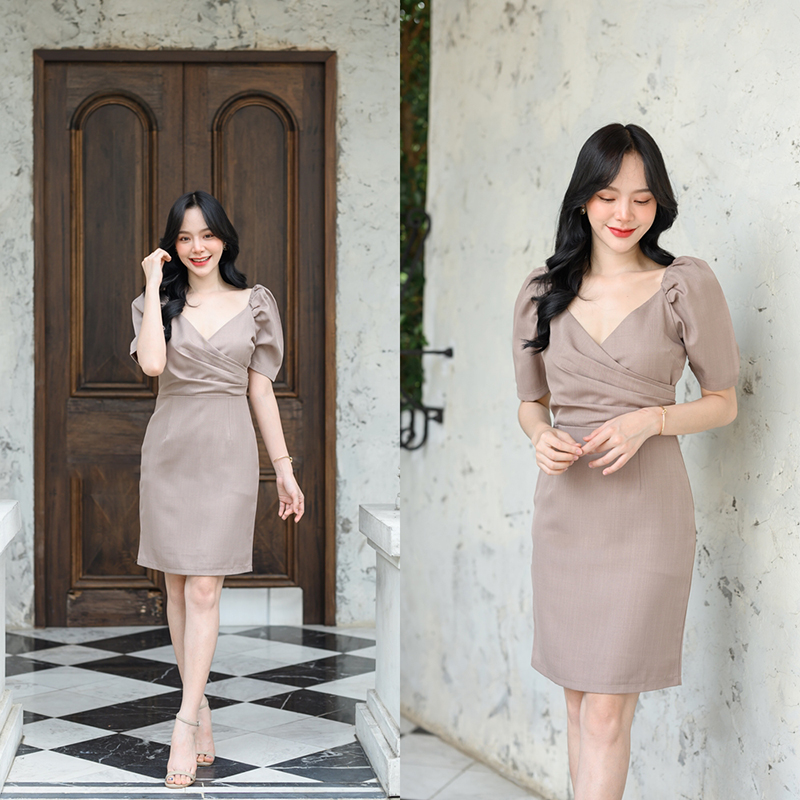 kudapy เดรสสั้นสีสีครีม/สีโอวัลติน คัตติ้งเริ่ดๆ ช่วงอกจับเดรปป้ายกันสวยมาก ตัวนี้ทำมาเป็นแบบมีแขนจับยกไหล่นิดๆ