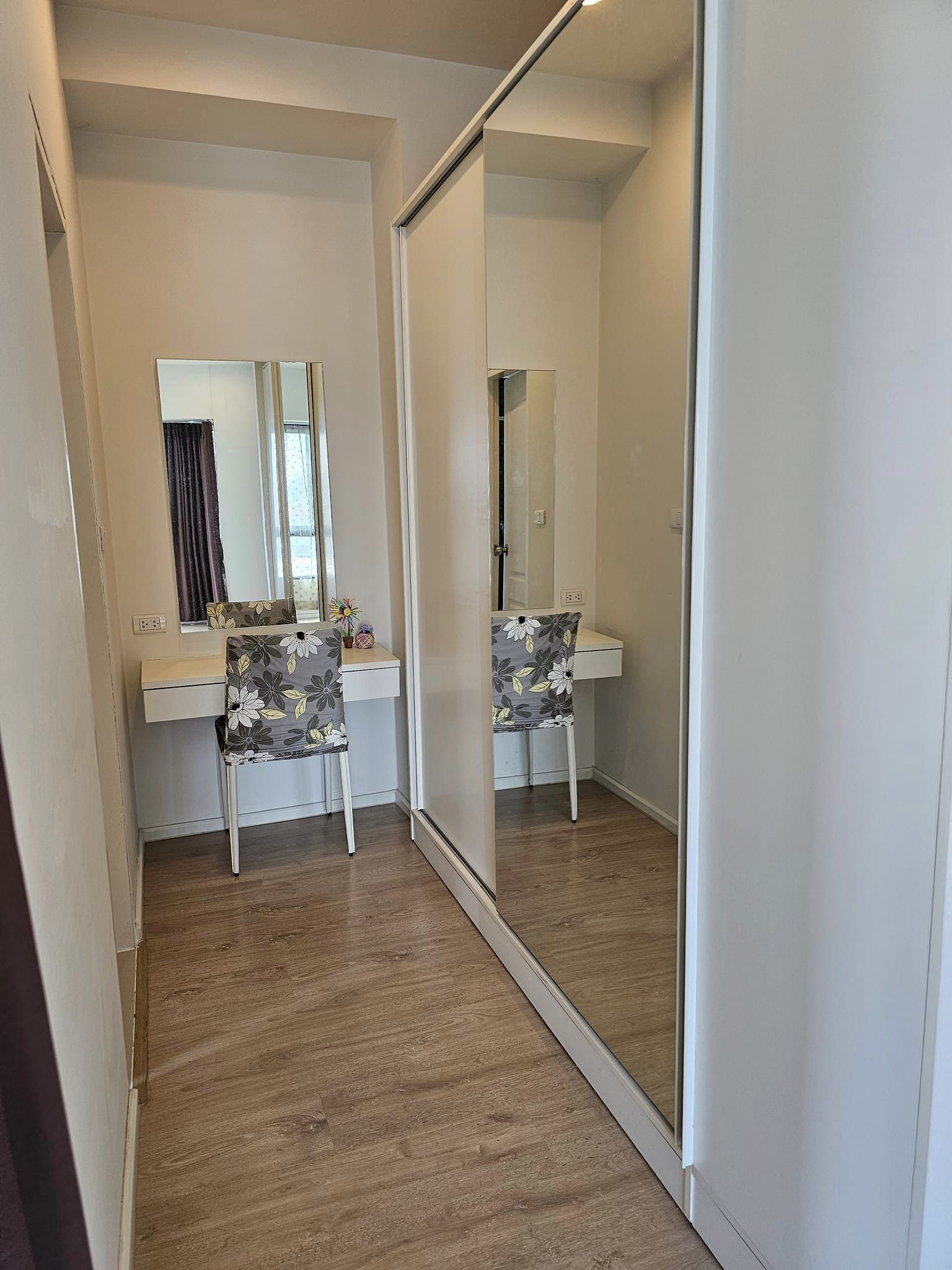 ปล่อยเช่าคอนโด S1 Rama 9 (เอส วัน พระราม 9) - 2ห้องนอน 2ห้องน้ำ 1ห้องนั่งเล่น - ใกล้ เดอะไนน์เซ็นเตอร์ พระราม 9 - ขนาดห้อง 65 ตรม. ชั้น 4 ตึก B