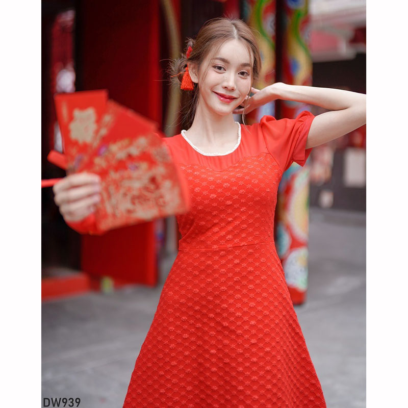 kudapy เดรสสั้นสีแดง ผ้าทอลายนูนแขนชีฟอง ใส่ออกงาน ใส่งานตรุษจีนสวยดูดี
