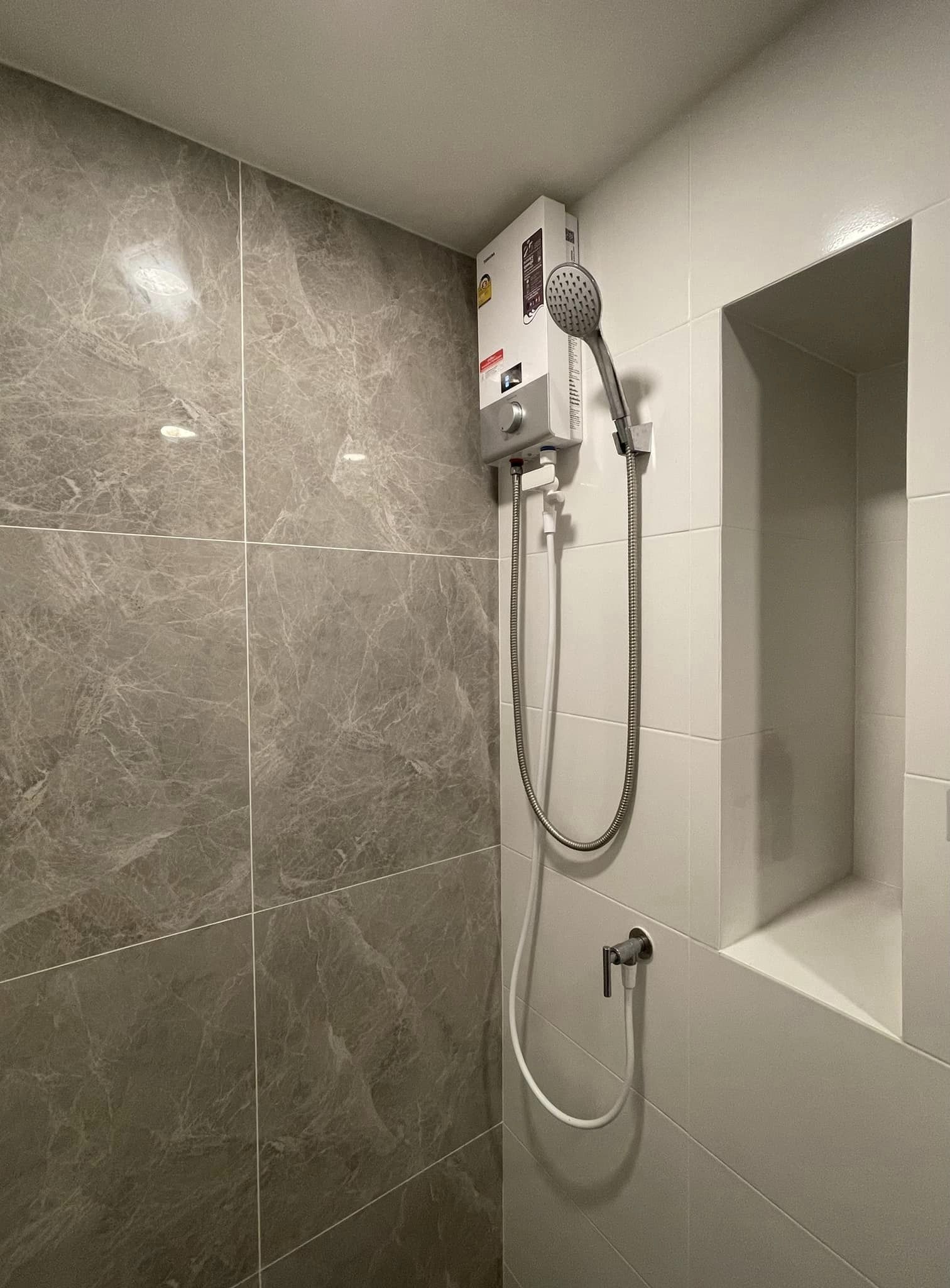 ปล่อยเช่าคอนโด The Origin Onnut (ดิ ออริจิ้น อ่อนนุช) - 1ห้องนอน 1ห้องน้ำ 1ห้องนั่งเล่น - ใกล้ BTS อ่อนนุช (มีรถ shuttle bus รับส่ง) - ขนาดห้อง 27 ตรม. ชั้น 3 ตึก A วิวสระว่ายน้ำ