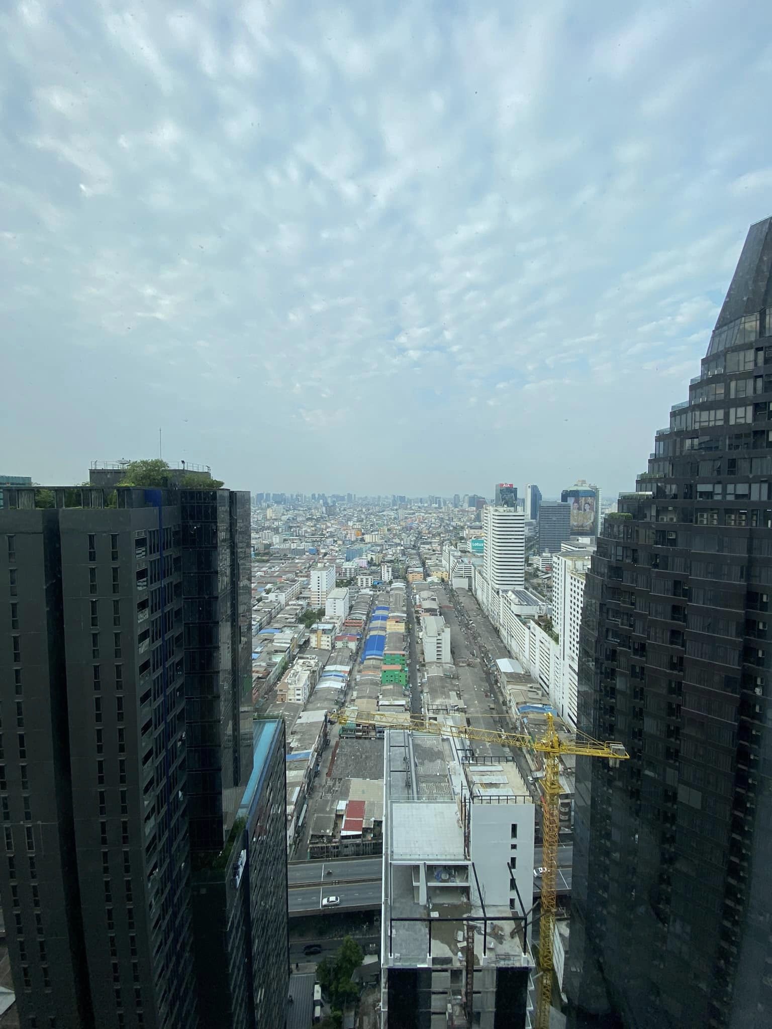 ปล่อยเช่าคอนโด Life Asoke - Rama 9 (ไลฟ์ อโศก - พระราม 9) - 1ห้องนอน 1ห้องอเนกประสงค์ 1ห้องน้ำ 1ห้องนั่งเล่น - ใกล้ MRT พระราม 9 - ขนาดห้อง 36 ตรม. ชั้น 41