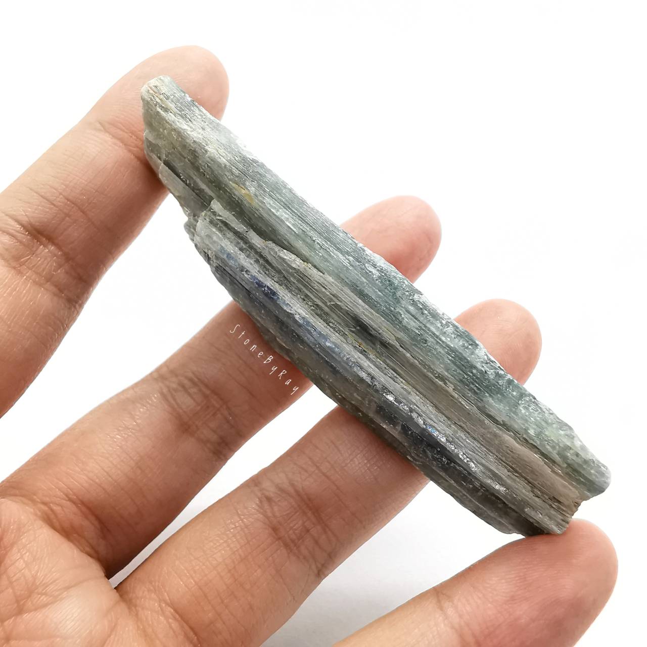 หินไคยาไนท์ผลึกก้อนธรรมชาติ (Kyanite)