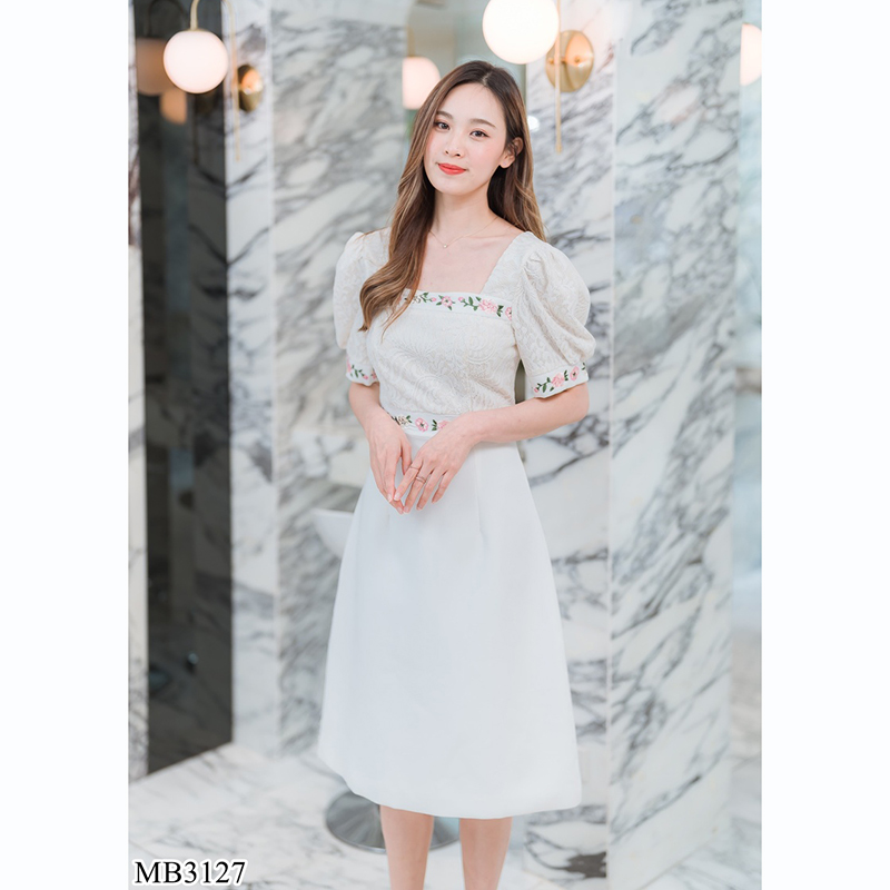 kudapy เดรสสั้นสี/ขาว/สีชมพู คอเหลี่ยม ทรงดินสอผ่าหลังลายดอกไม้