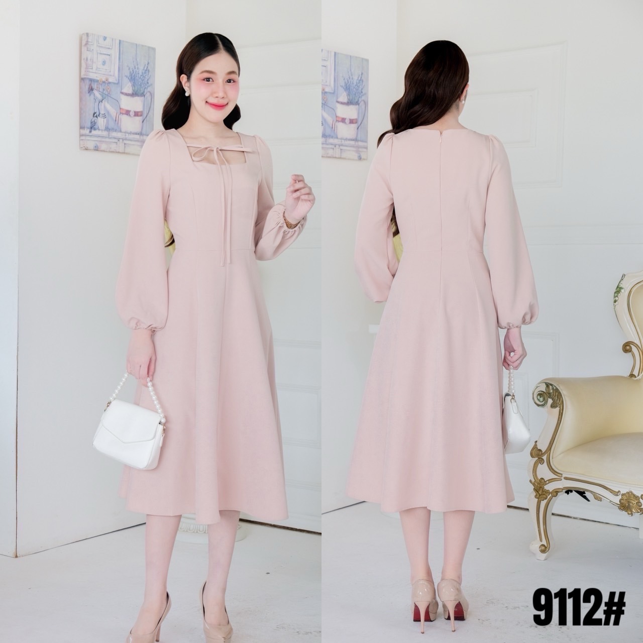 kudapy เดรสยาวคอเหลี่ยม แต่งริ้บบิ้นผูกคอ แขนยาวขอมือใส่ยางยืด กระโปรงบานใช้ผ้าต่อ8ชิ้น