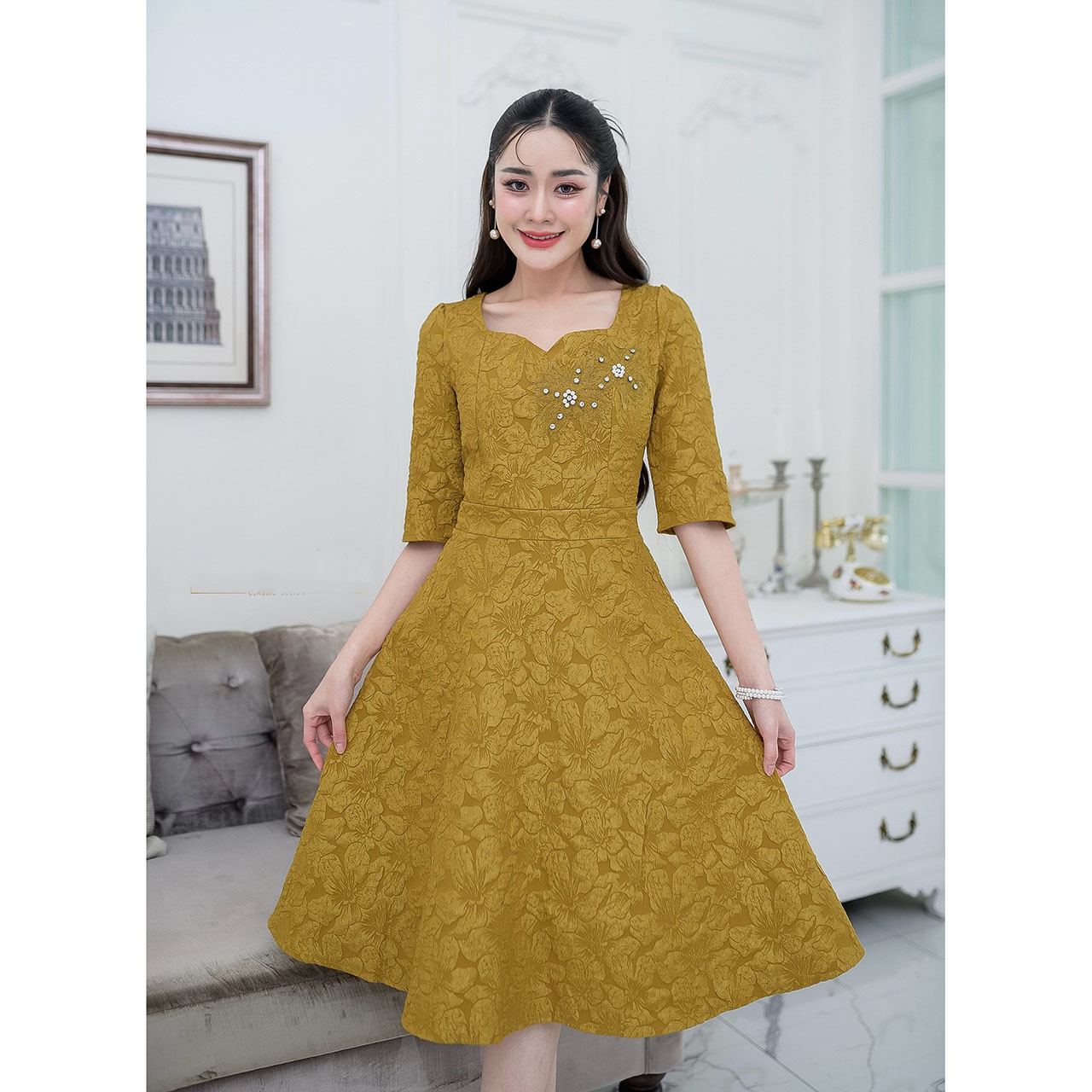 kudapy เดรสสั้นสีเหลืองมัสดาส/สัชมพูกะปิ ผ้า jacquard ลายดอกลิลลี่สุดฮิต ผ้าสวยตลอดกาล วันนี้ทำมาให้ใหม่ทรงสวยๆกระโปรงบานตัวเสื้อคอโค้งวีสวย แขนศอก