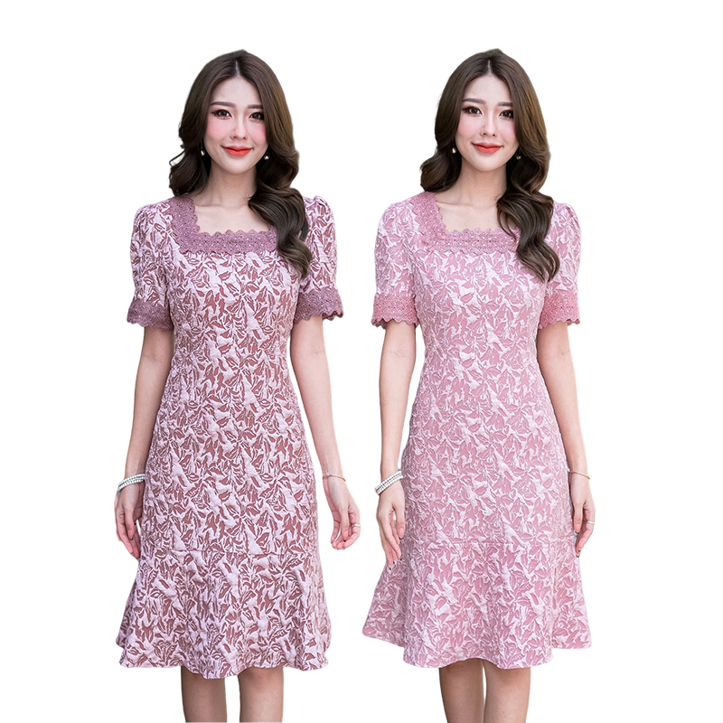 kudapy เดรสสั้นคอเหลี่ยมทรงเนื้อนูนสีชมพูกะปี ,สีชมพูอ่อน เนื้อดีผ้าไม่หนาน้าา นิ่มใส่สบาย งานลายผ้านูนสามมิติสวยหวานมาก