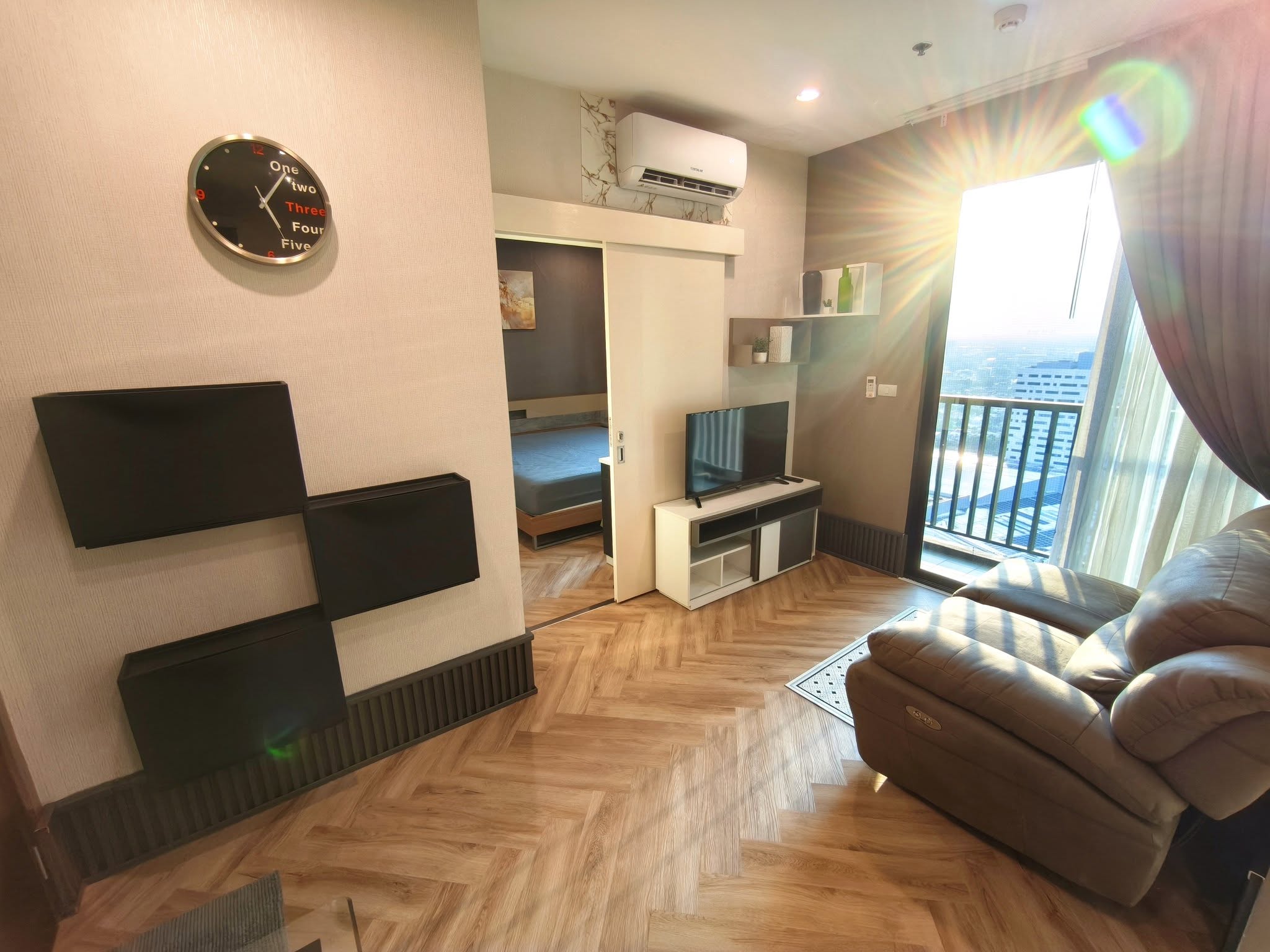 ชื่อโครงการ Astro Chaeng Wattana (เอสโทร แจ้งวัฒนะ) ให้เช่า 1นอน 1น้ำ ขนาด 36 ตรม ชั้น 35 ราคา 11,000