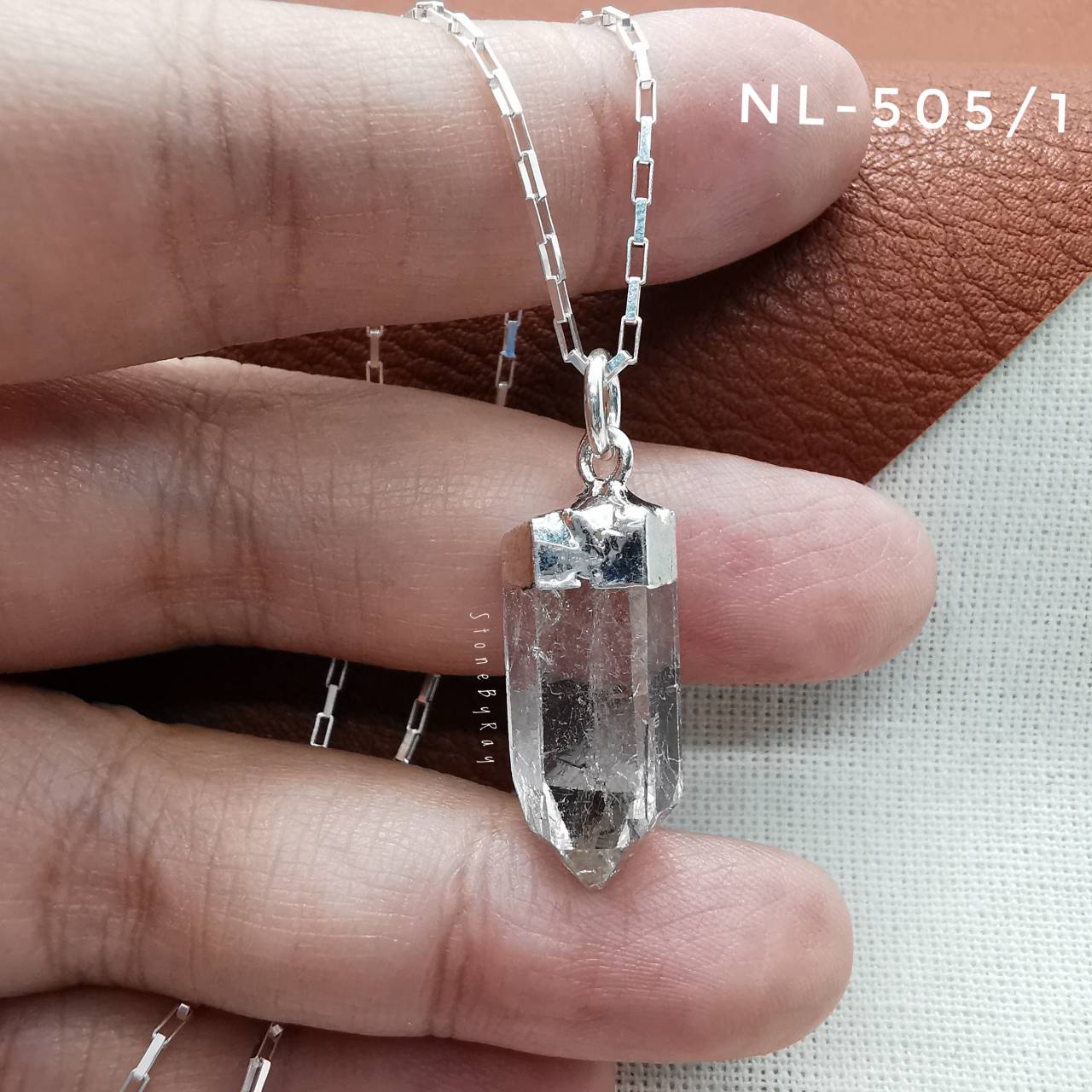 สร้อยคอเงินจี้หินคริสตัลควอตซ์ผลึกธรรมชาติ Crystal Quartz