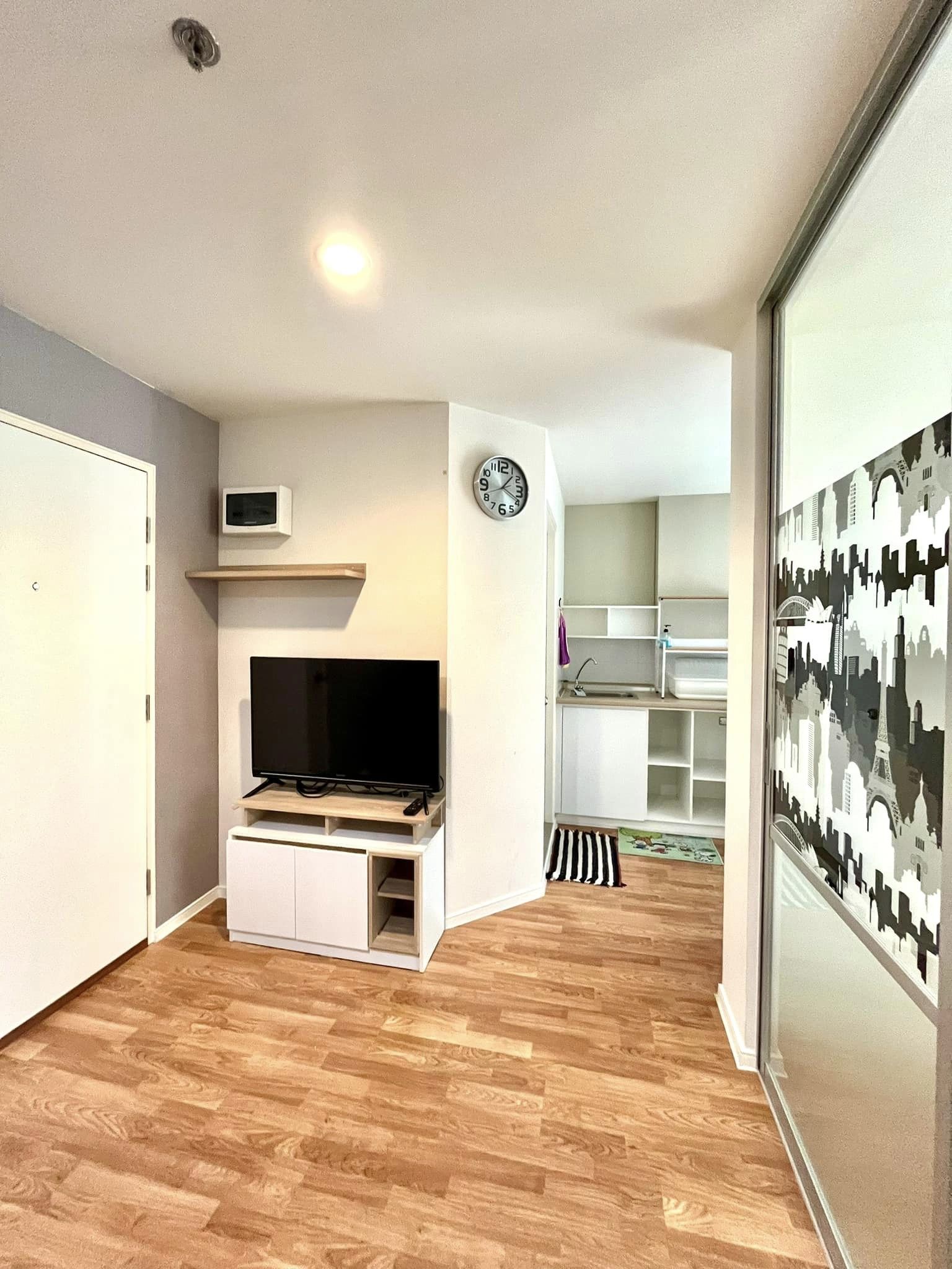 ให้เช่าคอนโด Lumpini Ville Nakhon In - Reverview (ลุมพินี วิลล์ นครอินทร์ - ริเวอร์วิว) - พร้อมเข้าอยู่ได้ทันที่เลย - การเดินทาง: รถไฟฟ้า MRT แยกติวานนท์ 1.3 กม. - ใกล้กระทรวงสาธารณสุข มหาวิทยาลัยเทคโนโลยีพระจอมเกล้าพระนครเหนือ