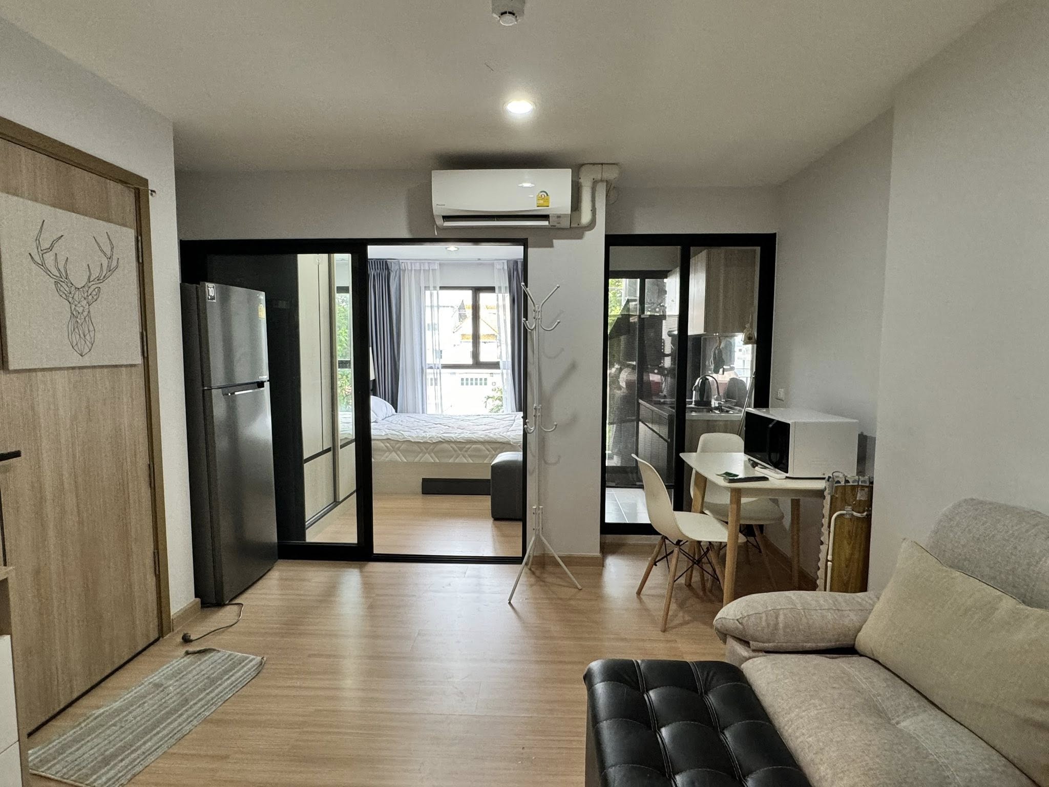 ให้เช่า Asher Sutthisan (แอชเชอร์ สุทธิสาร) 1 นอน 1น้ำ ขนาด 27 ตรม. ชั้น 4 ราคา 10,000 รถไฟฟ้าสุทธิสารและโชคชัย4