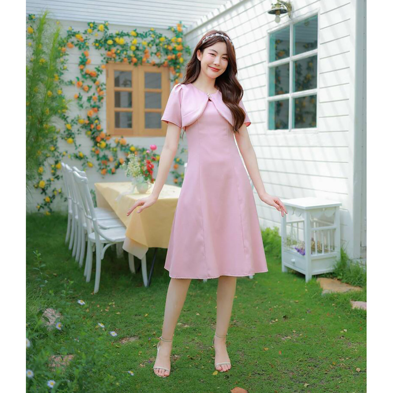 kudapy เดรสสั้น แขนสั้นคอกลมแต่งกระดุมซิปหลัง