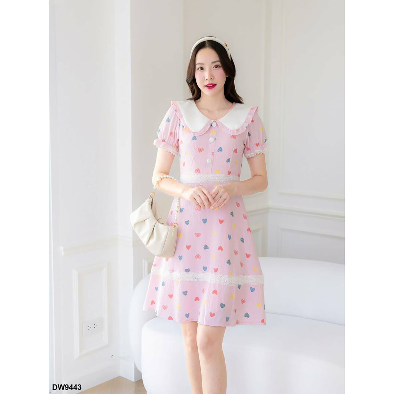 kudapy เดรสสั้นสีครีม สีชมพู สีม่วง คอปกแต่งเอวลูกไม้ลายหัวใจ