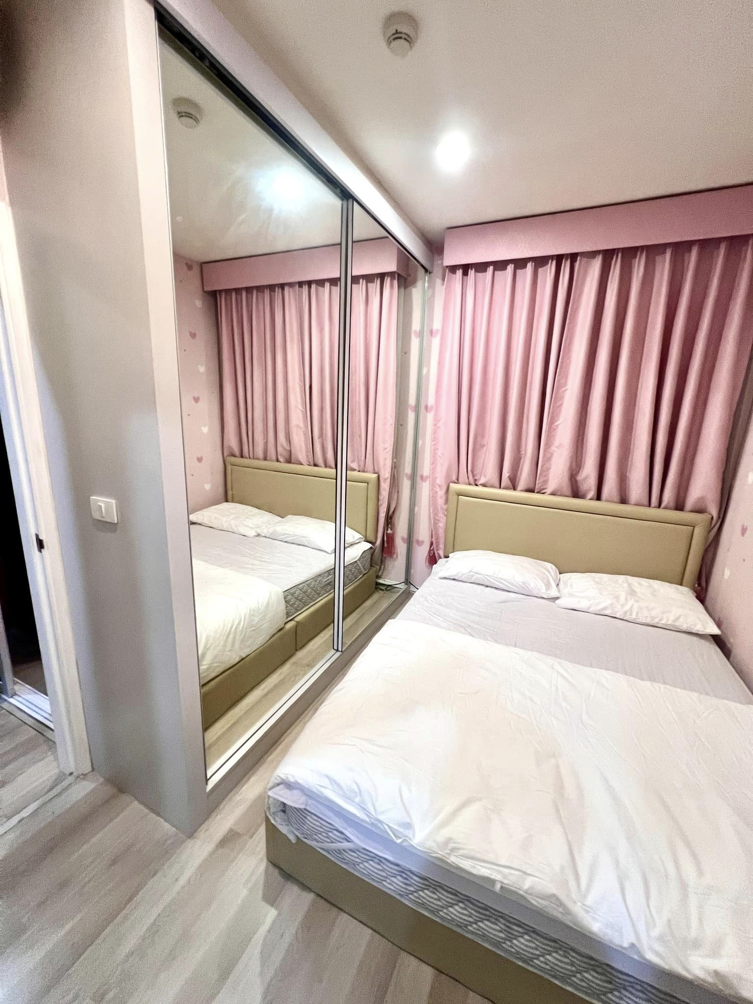 ปล่อยเช่าคอนโด Centric Ratchada-Huai Khwang (เซ็นทริค รัชดา-ห้วยขวาง) - 1ห้องนอน 1ห้องครัว 1ห้องน้ำ 1ห้องนั่งเล่น - ใกล้ MRT ห้วยขวาง - ขนาดห้อง 30 ตรม. ชั้น 17