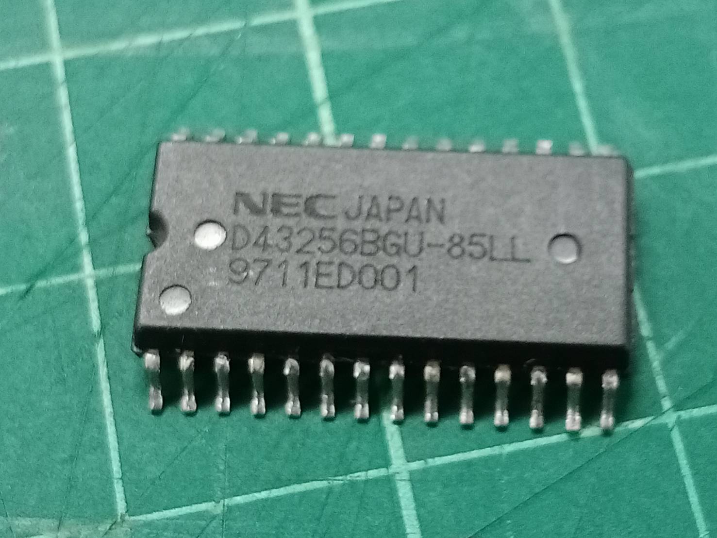 NEC D43256BGU-85LL STATIUC RAM