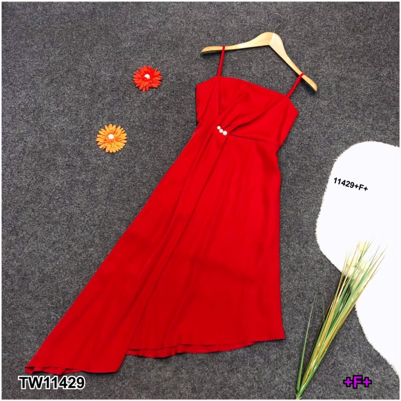 kudapy เดรสสายเดี่ยวสีแดงสด เอวแต่งมุก 2 เม็ด แต่งจีบเล้กๆ งานผ้าฮานาเกะสีพื้น ชายระบายเฉียงๆ พร้อมส่ง