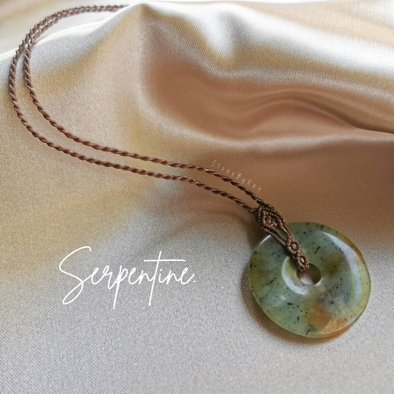 สร้อยคอเชือกถักจี้หินเซอร์เพนไทน์ Serpentine