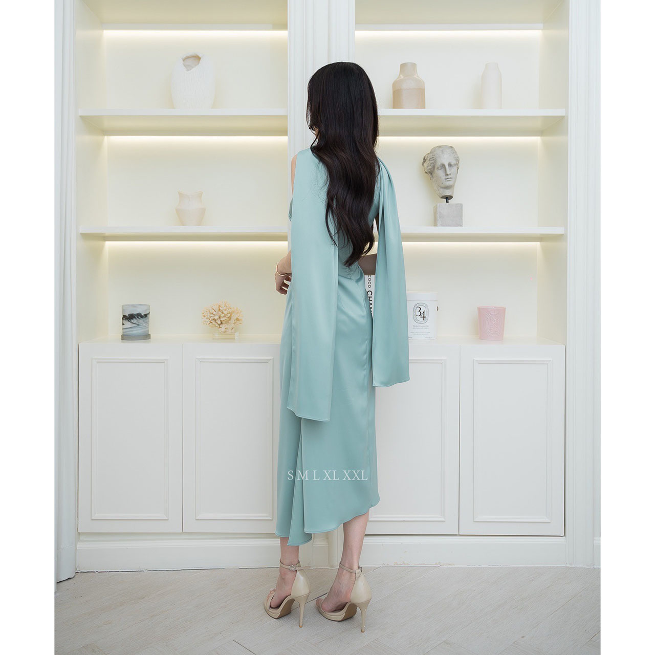 kudapy เดรสยาวแขนกุด มาพร้อมผ้าคลุมไหล่สวยเก๋ ชุดไปงานแต่งงาน ชุดออกงาน ชุดเพื่อนเจ้าสาว ผ้าเครปซาติน