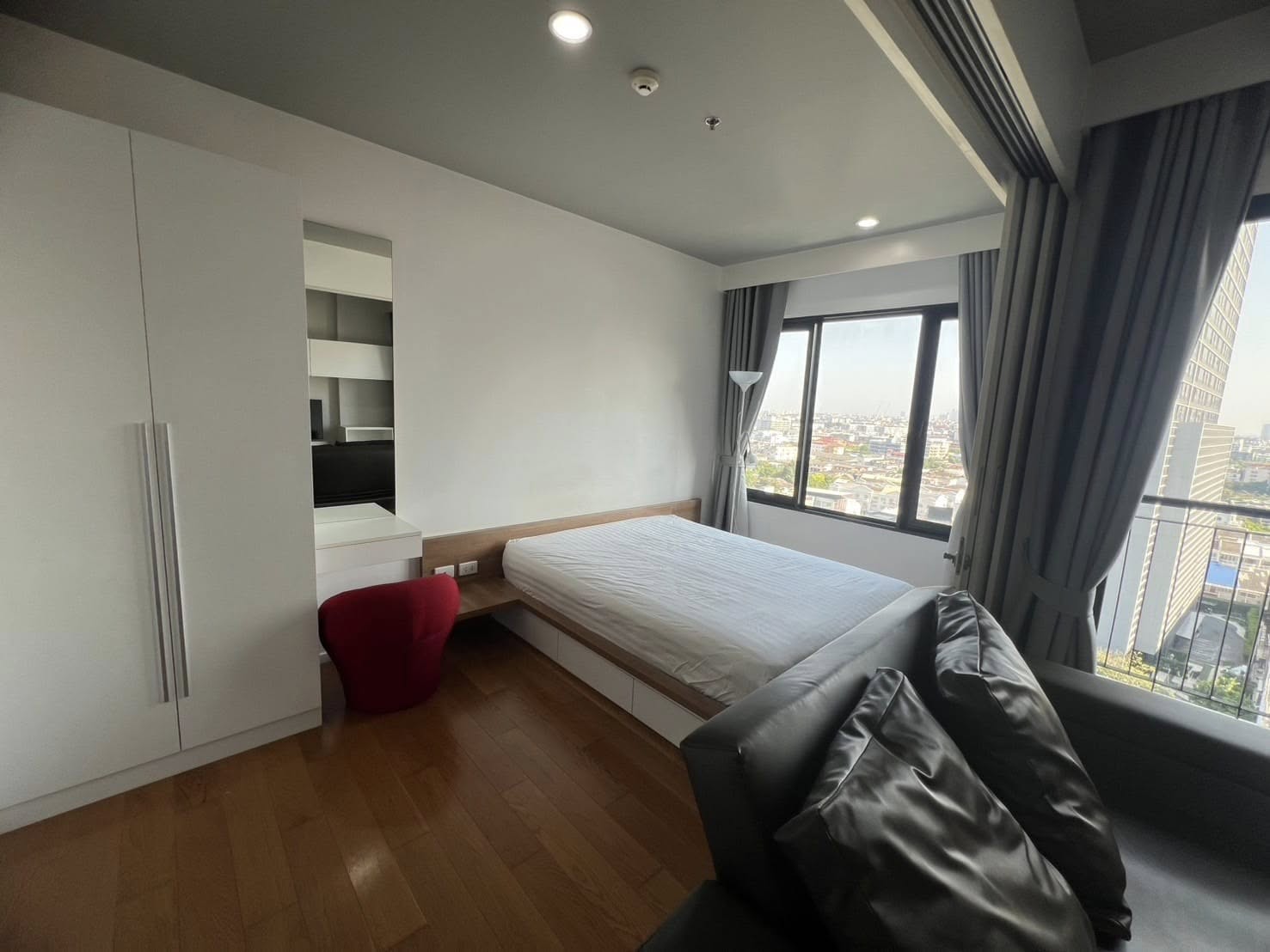 ปล่อยเช่า Blocs 77 (บลอคส์ 77) - โซนพื้นที่ BTS อ่อนนุช 1ห้องนอน 1ห้องน้ำ 1ห้องนั่งเล่น - ขนาดห้อง 40 ตรม. ชั้น 12 - ให้เช่า 17,000 ต่อเดือน