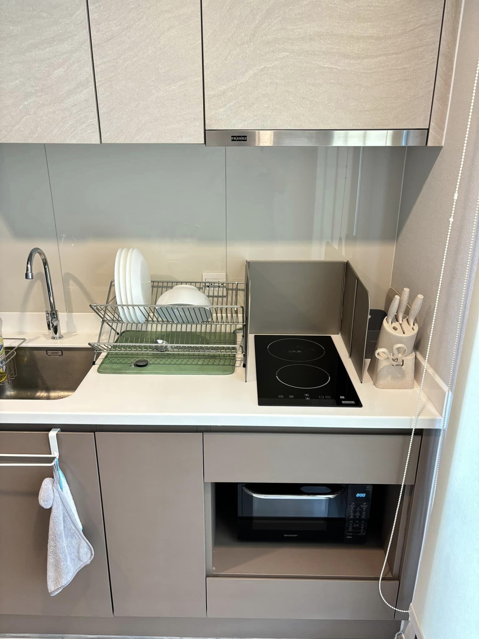 ปล่อยเช่าคอนโด Life Sathorn Sierra (ไลฟ์ สาทร เซียร์รา) - 1ห้องนอน 1ห้องน้ำ 1ห้องนั่งเล่น 1ห้องครัว - ใกล้ BTS ตลาดพลู / เดอะมอลล์ท่าพระ - ขนาดห้อง 32 ตรม. ชั้น 12