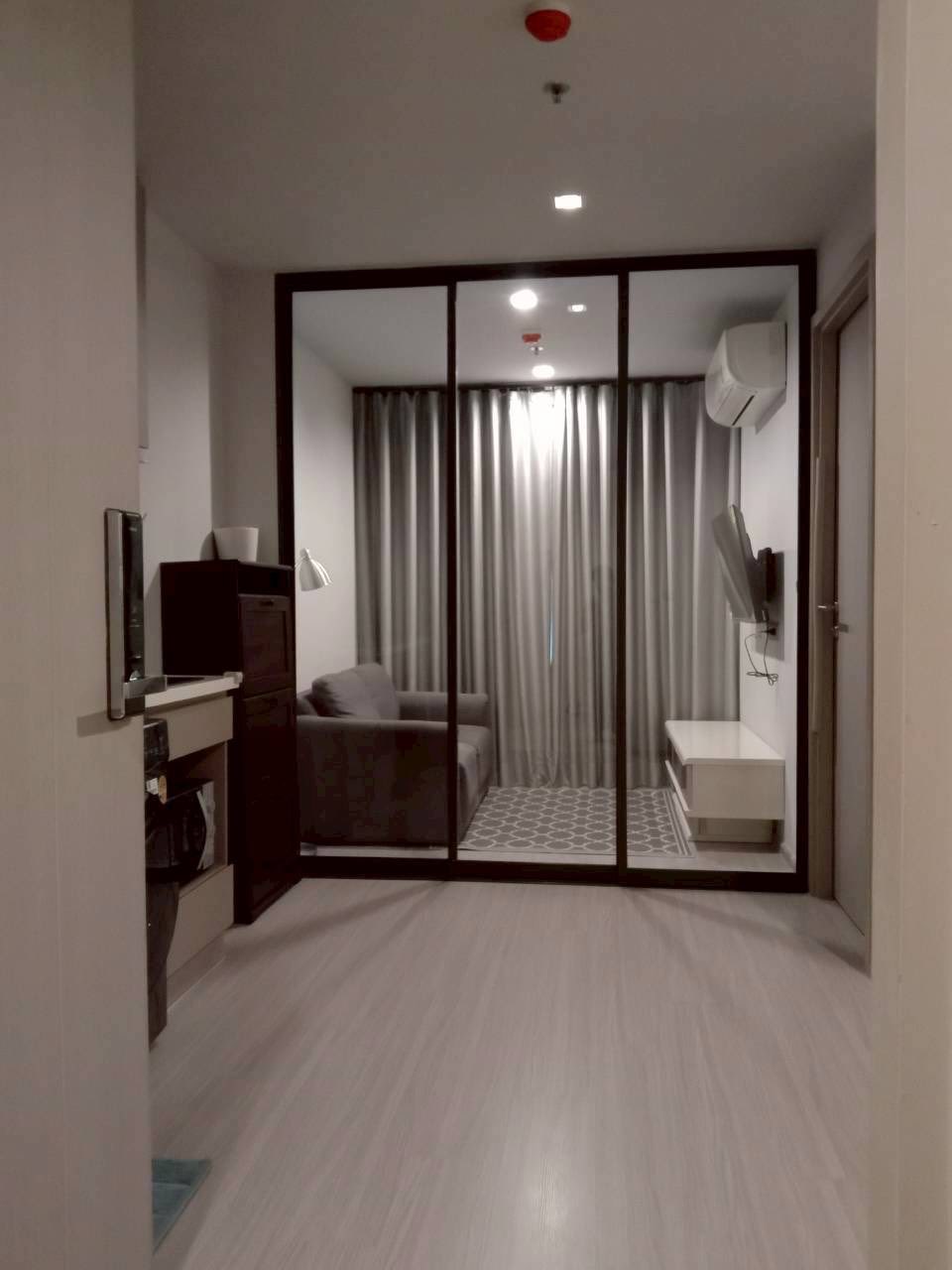 ให้เช่าคอนโด Life Ladprao (ไลฟ์ ลาดพร้าว) โซน รถไฟฟ้า BTS ห้าแยกลาดพร้าว ห้องแบบ 1ห้องนอน / 1ห้องน้ำ ขนาดห้อง 35 ตรม. ชั้น 27 ตึก B