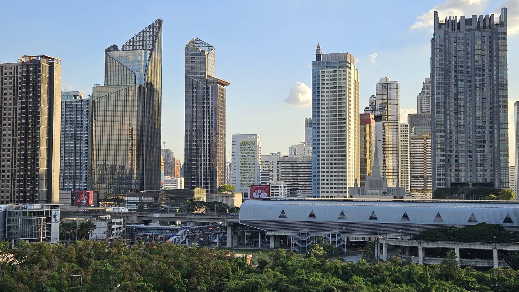 ให้เช่าคอนโด Life Asoke Hype (ไลฟ์ อโศก ไฮป์) - ห้องใหม่แกะกล่องพร้อมให้เช่าคนแรกแล้ว - การเดินทาง: MRT พระราม 9