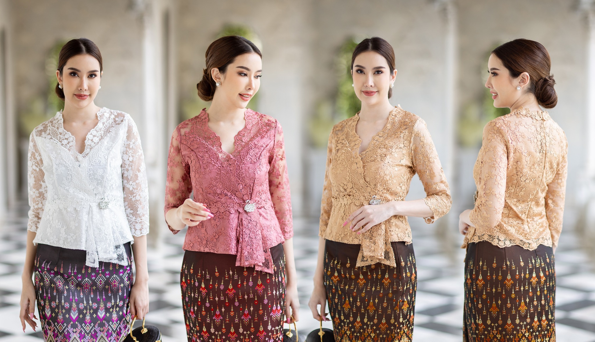 kudapy (เฉพาะเสื้อ) เสื้อลูกไม้สีทอง สีขาว สีชมพู คอวีแขนสามส่วน แต่งโบว์ที่เอว มีซับใน ซิบหลัง ผ้าลูกไม้ฝรั่งเศษอย่างดี (ไม่รวมเข็มกลัดในภาพนะคะ)