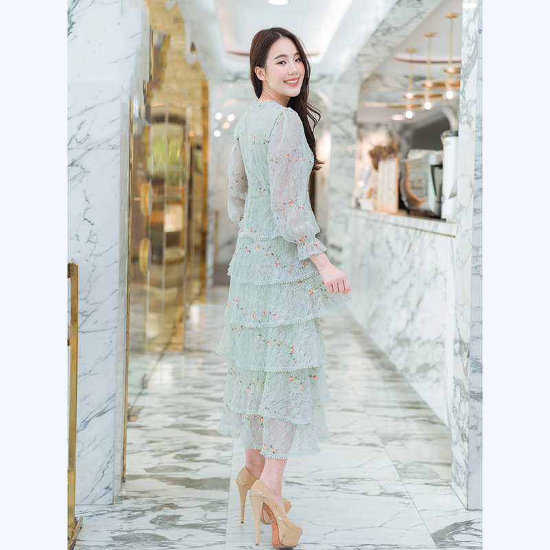 kudapy เดรสยาวชีฟองสีชมพู,สีครีม,ลายดอกแขนยาวแต่งระบายกระโปรงชั้นสวยดูดี