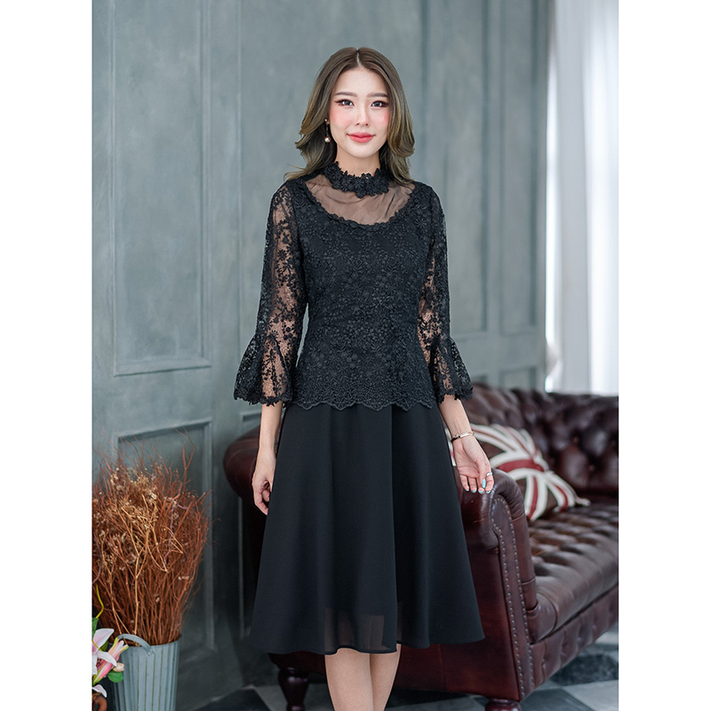 kudapy เดรสสั้นสีชมพูกะปิ/สีเขียว/สีดำ ลูกไม้เงาดีไซน์สวยหรูค่ะ ชุดนี้ด้านบนเป็นผ้าลูกไม้แต่งคอช่วงอกจะเป็นซีทรูเบาๆทรงคอปาด