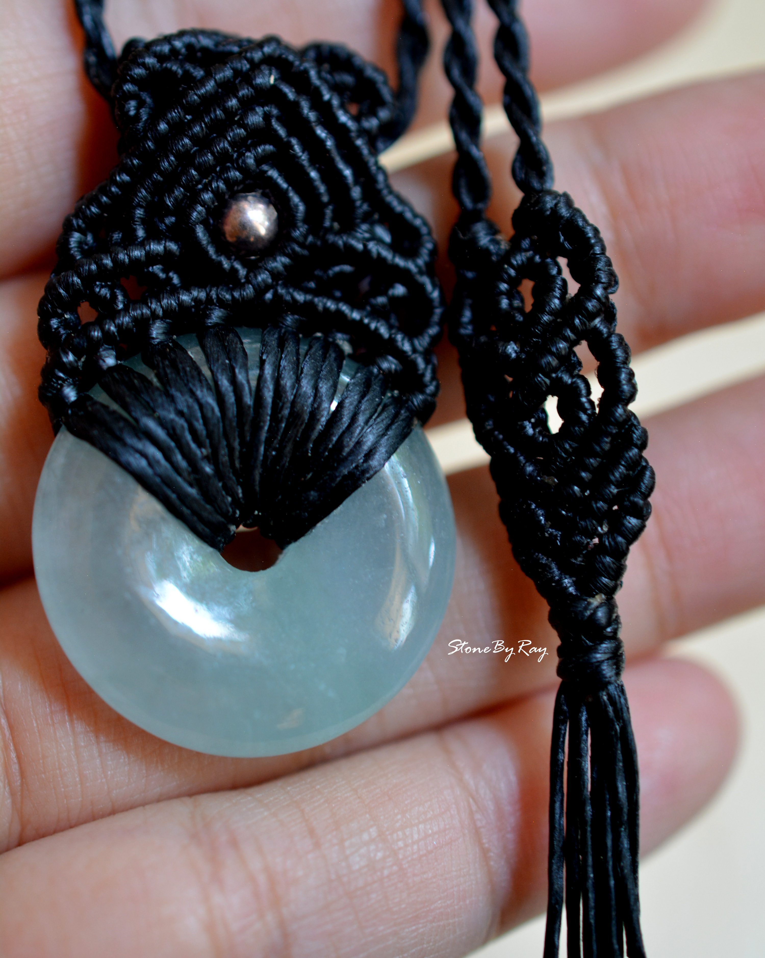 สร้อยคอเชือกถักจี้หินหยก(Jade)