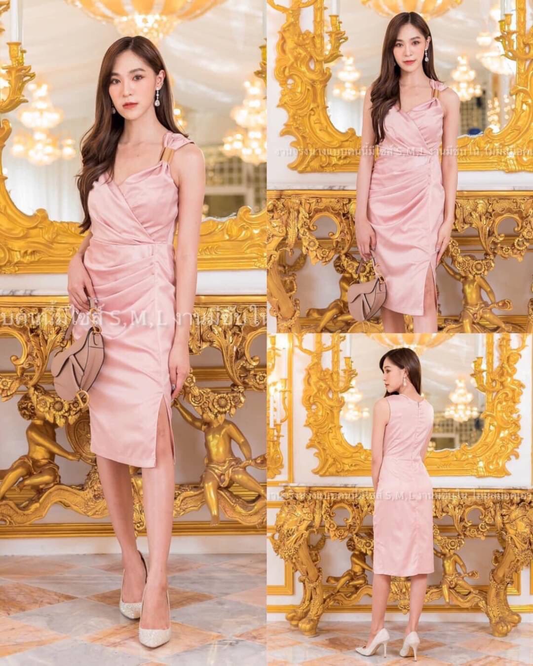 kudapy เดรสสั้นสายเดี่ยวสีชมพูกลับบัว ,แดงเลือดหมู ,ส้มอิฐ ,เทาอมกรม ,ชมพูเผือก ,น้ำตาลอิฐ ,เขียวแก่ ,โอวัลติน ,กรมท่า แต่งเหล็กไหล่ทั้ง 2 ข้าง กปสั้น ผ้าเครปซาตินยืดได้เล็กน้อย