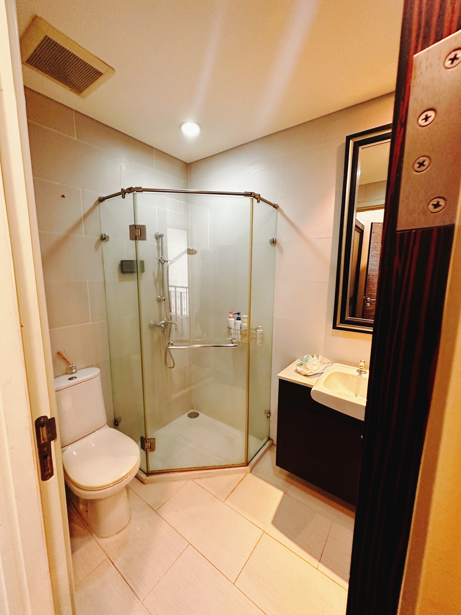 ปล่อยเช่าคอนโด Watermark Chaophraya (วอเตอร์มาร์ก เจ้าพระยา) - โซนพื้นที่ BTSกรุงธน ถนนเจริญนคร - Penthouse 3 ชั้น 3ห้องนอน 3ห้องน้ำ - ขนาดห้อง 265 ตรม. ชั้น 26,27,28 ตึก B