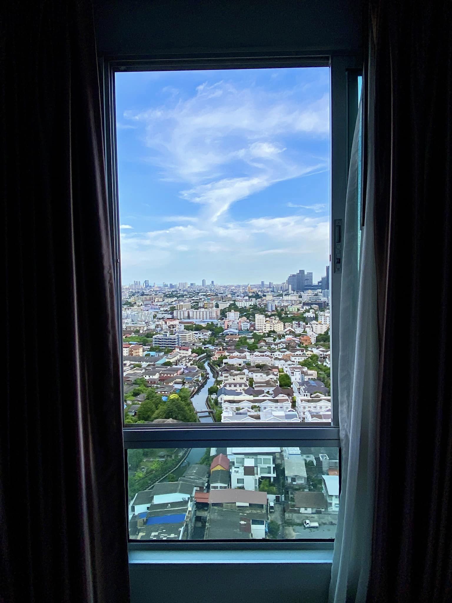 ปล่อยเช่าคอนโด The Base Sukhumvit 77 (เดอะ เบส สุขุมวิท 77) - 1ห้องนอน 1ห้องน้ำ 1ห้องนั่งเล่น - ใกล้ BTS อ่อนนุช - ขนาดห้อง 30 ตรม. ชั้น 28 ตึก A