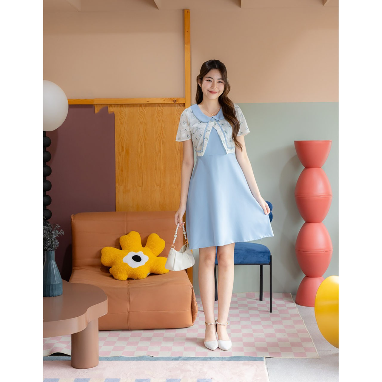 kudapy เดรสสีพื้นทรงบานแต่งเสื้อลายดอกคอบัว