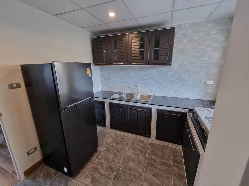 ปล่อยเช่าบ้านเดี่ยว มณีรินทร์ รัตนาธิเบศร์ ไทรม้า - 3ห้องนอน 3ห้องน้ำ (ไม่รวมห้องแม่บ้านและห้องน้ำต่างหาก) - ห้องรับแขก 1 ห้องใหญ่ 2ห้องเล็ก ห้องครัวพร้อมใช้งาน - ใกล้ MRT ไทรม้า