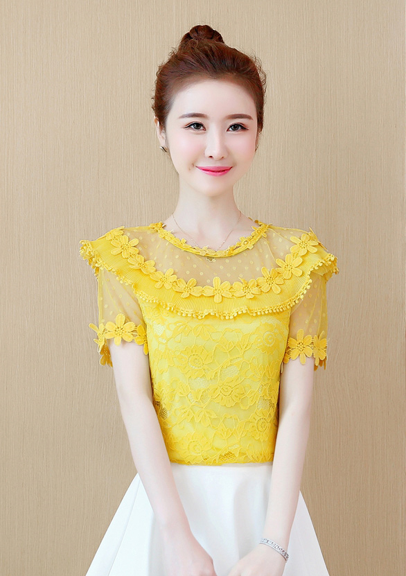เสื้อลูกไม้สีเหลือง ผ้าลูกไม้เนื้อนิ่มมากๆๆ ยืดหยุ่นได้ดีค่ะ