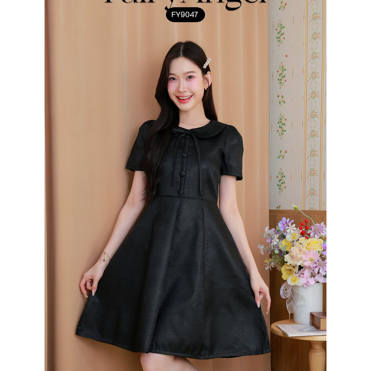 kudapy เดรสสั้น คอปกผูกโบว์ผ้าไทยพิมพ์ลาย