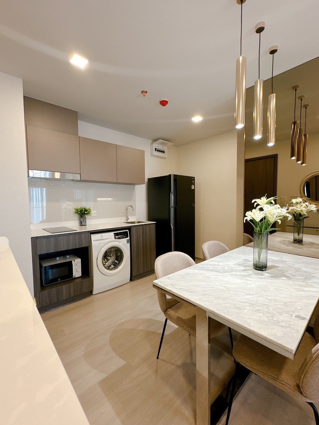 ให้เช่าคอนโด Life Phahon - Ladprao (ไลฟ์ พหล - ลาดพร้าว) 2ห้องนอน / 2ห้องน้ำ ขนาด 57 ตรม. ชั้น 23 ค่าเช่า 42,000 ต่อเดือน รถไฟฟ้า BTS ห้าแยกลาดพร้าว