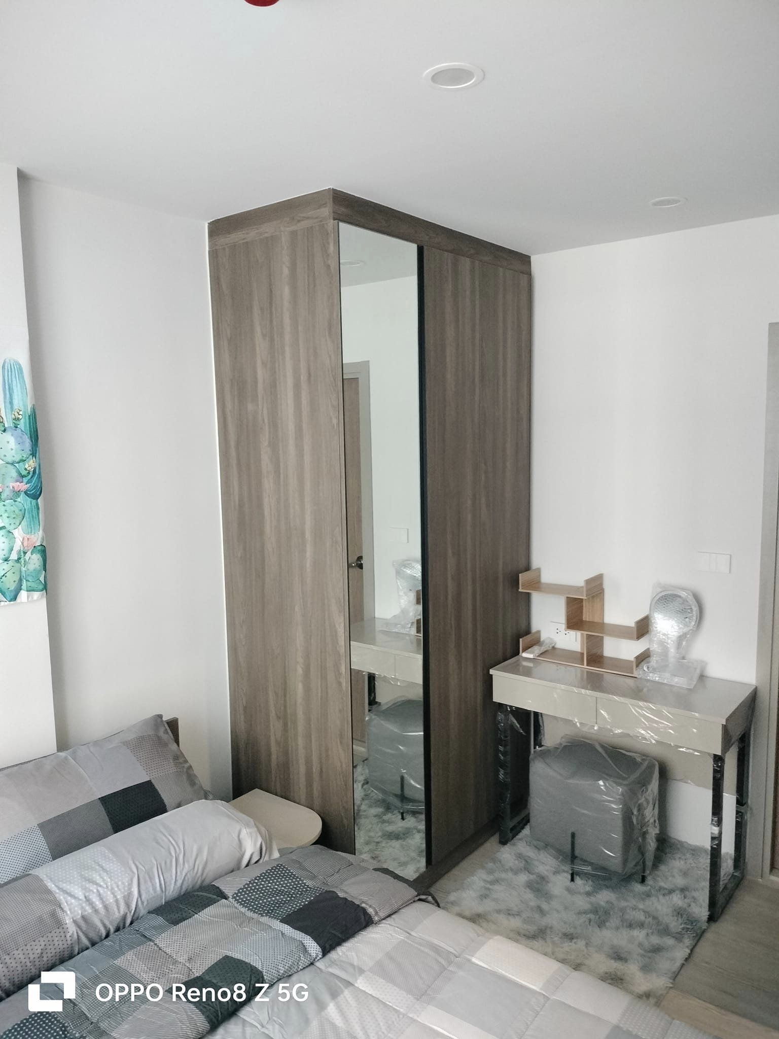 สนใจชมห้องติดต่อได้เลย Line ID: Smile-easy ปล่อยเช่าคอนโด Nue Cross Khu Khot Station (นิว ครอส คูคต สเตชัน) - 1ห้องนอน 1ห้องน้ำ 1ห้องนั่งเล่น - ใกล้ BTS คูคต - ขนาดห้อง 27.75 ตรม.